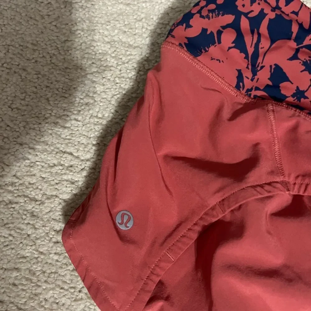 Lululemon‎ Run Times Short II Sz 6 - Picture 10 of 13